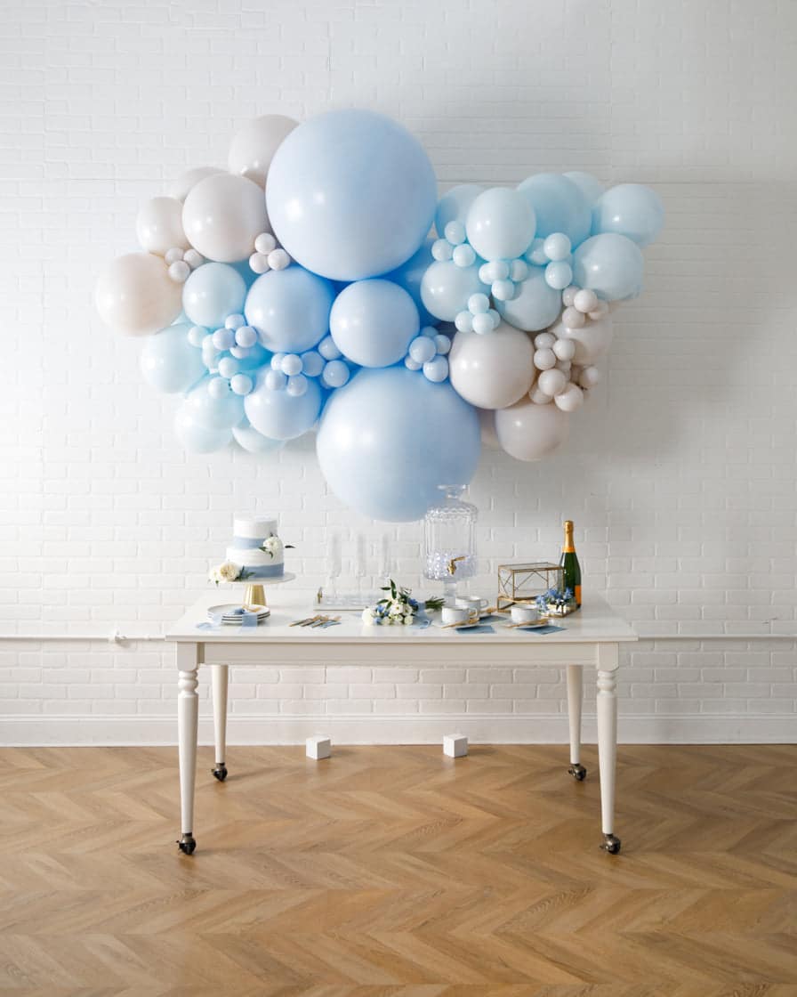 Château – Balloon Backdrop Floating Piece | Rental