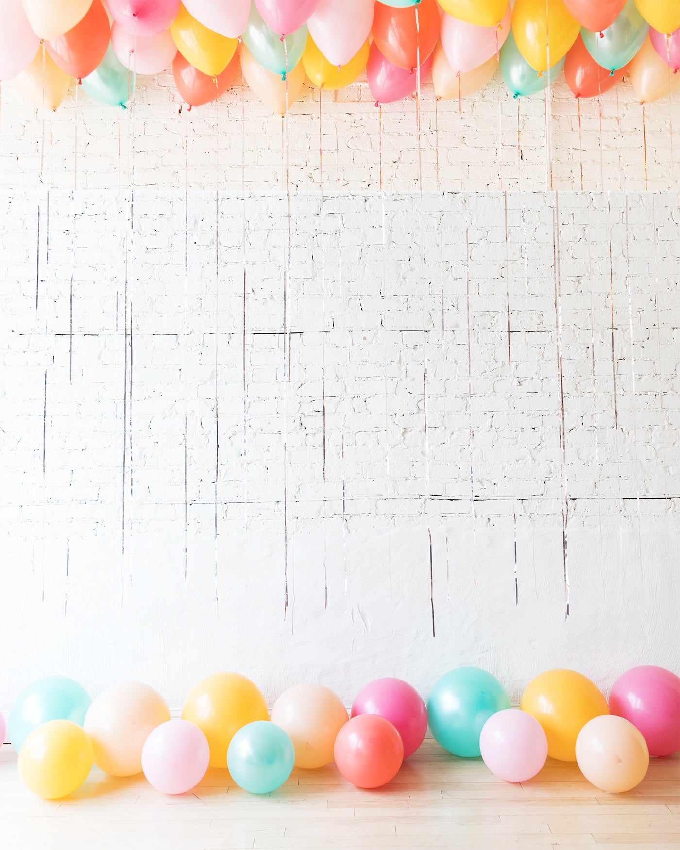 Colorful Bloom – Ceiling & Floor Balloon Set | Rental Colorful Bloom – Ceiling & Floor Balloon Set | Rental