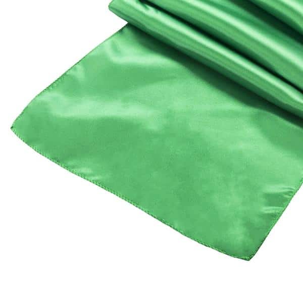 Sleek Satin Runner 14″ x 108″ – Kelly Green | Rental