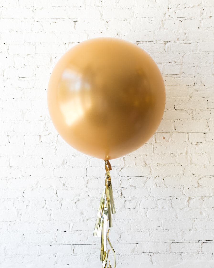 Golden – Giant Balloon with Tassel | Rental Golden – Giant Balloon with Tassel | Rental
