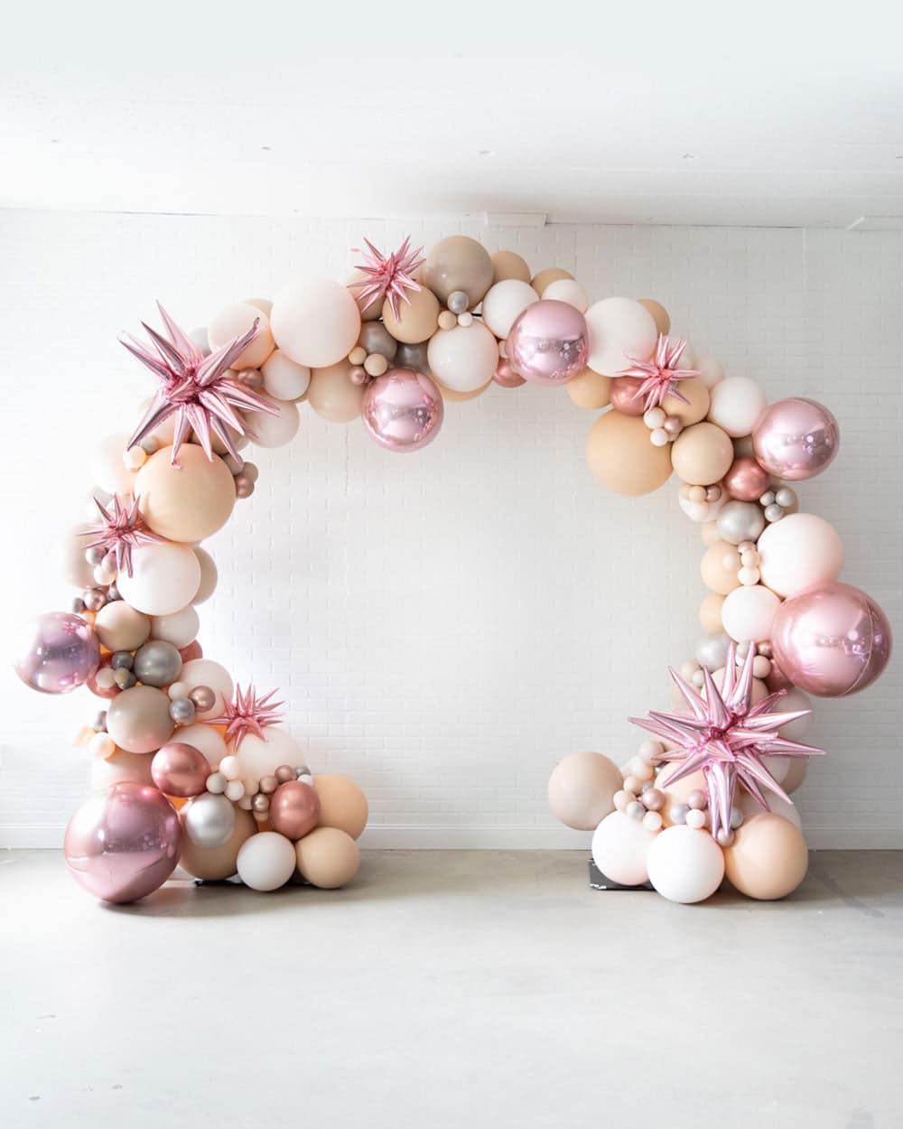 Ravishing Roses – Circle Aeropole Install | Rental