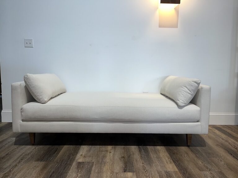 Oliver Lounger | Rental